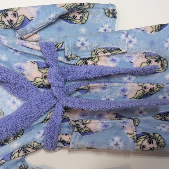 Disney Frozen 2 Elsa Robe - Picture 2 of 4